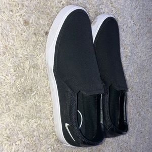 Nike slip on shoes